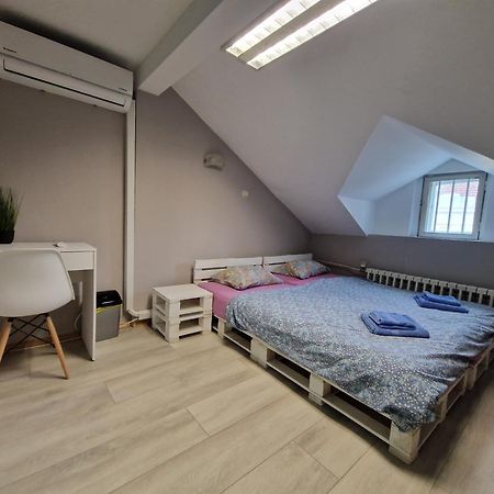 Lambo'S Corner Varna - Guest Rooms ภายนอก รูปภาพ
