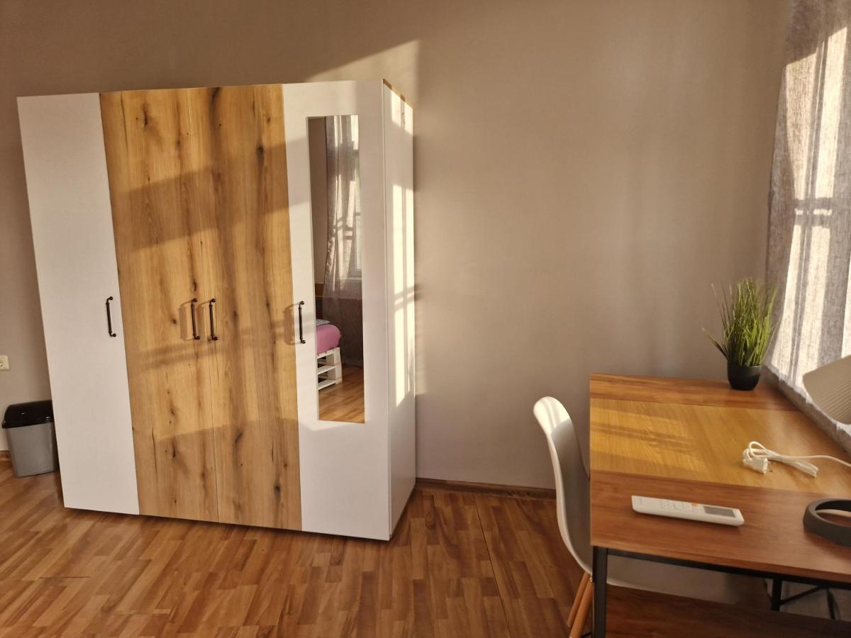 Lambo'S Corner Varna - Guest Rooms ภายนอก รูปภาพ