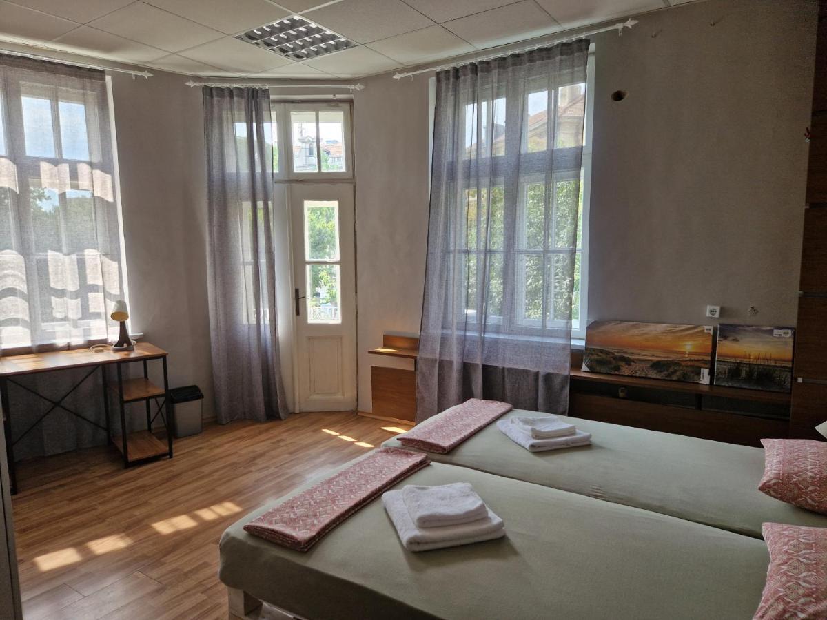 Lambo'S Corner Varna - Guest Rooms ภายนอก รูปภาพ