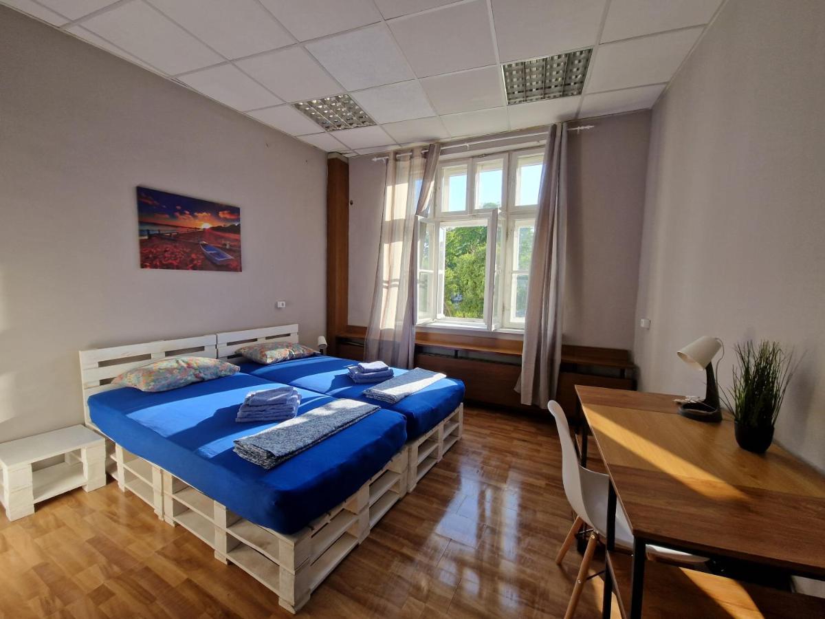 Lambo'S Corner Varna - Guest Rooms ภายนอก รูปภาพ