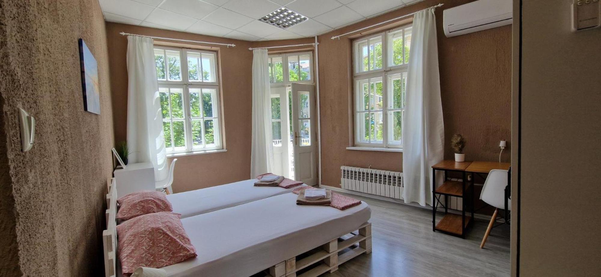 Lambo'S Corner Varna - Guest Rooms ภายนอก รูปภาพ