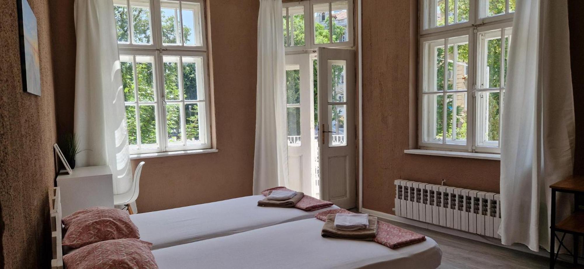 Lambo'S Corner Varna - Guest Rooms ภายนอก รูปภาพ